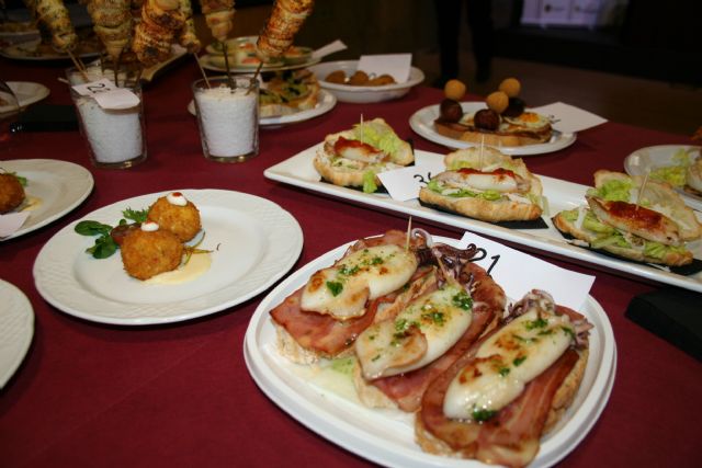 Un jurado selecciona las tapas que participaran en la VII Ruta de la Tapa y del Cóctel - 2, Foto 2