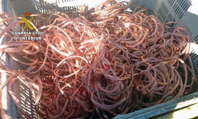 La Guardia Civil detiene a dos personas por la sustracción de gran cantidad de cable de cobre en Ceutí - 1, Foto 1