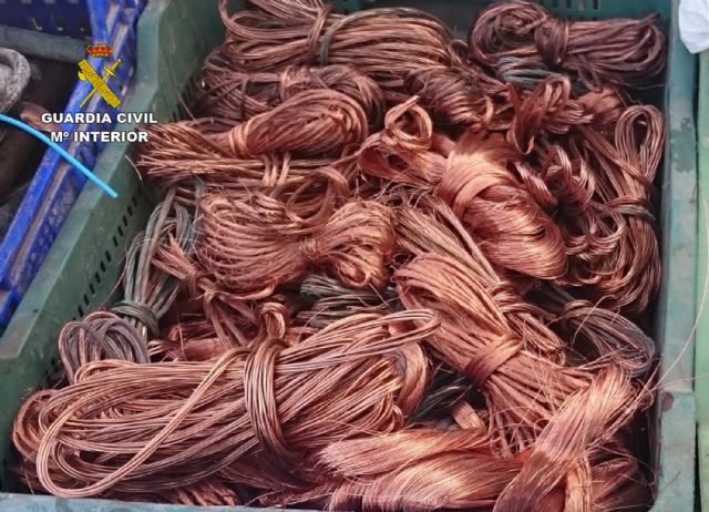 La Guardia Civil detiene a dos personas por la sustracción de gran cantidad de cable de cobre en Ceutí - 3, Foto 3