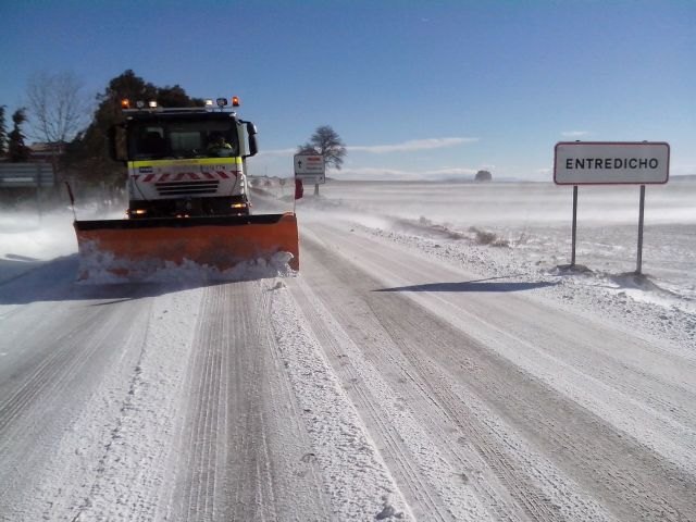 Las máquinas quitanieves intervienen en el Noroeste para dejar despejadas las carreteras - 1, Foto 1