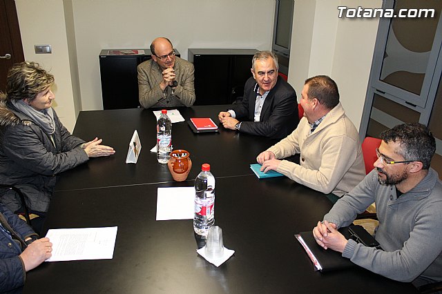Rafael Gnzalez Tovar Candidato a la Presidencia de la Comunidad Autnoma y Andrs Garca candidato a la Alcalda de Totana se renen con empresarios y vecinos - 6