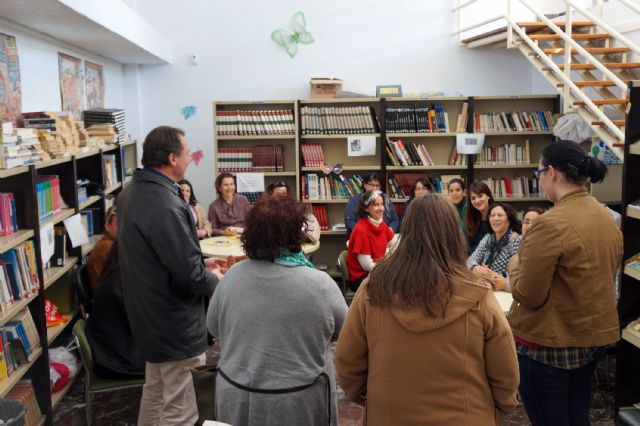 Entregados los diplomas en Ceutí a los participantes en el curso para cuidadores de personas dependientes - 2, Foto 2