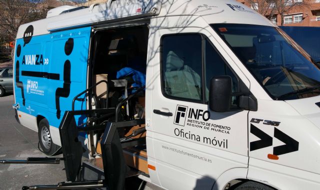 El servicio infomóvil asesora a emprendedores caravaqueños - 2, Foto 2