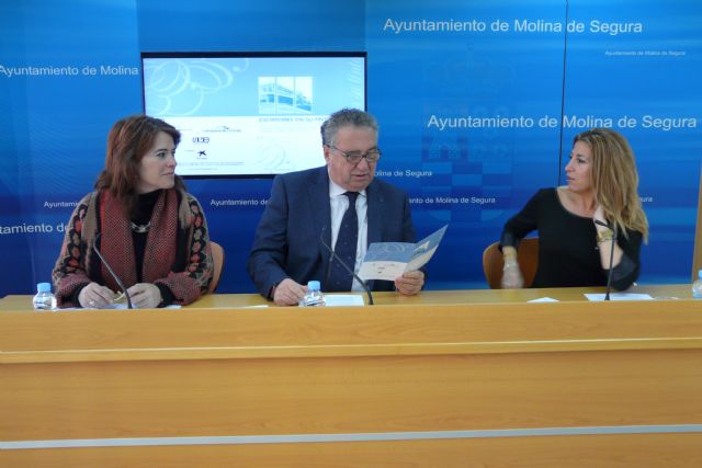 Almudena Grandes, Bernardo Atxaga, Julio Llamazares, Maite Carranza y Benjamín Prado, protagonistas del Ciclo Escritores en su tinta 2015 de Molina de Segura - 2, Foto 2