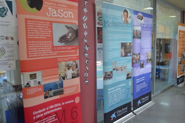 La biblioteca acoge una exposición de la Obra Social la Caixa sobre los Objetivos de Desarrollo del Milenio - 2, Foto 2