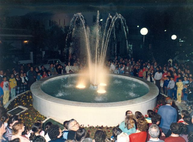 MC solicita la reposición de la histórica fuente de la Plaza del Tulipán en Los Dolores - 1, Foto 1