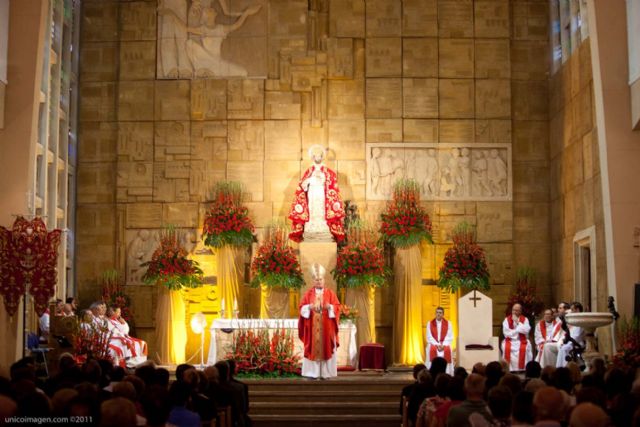 El obispo de Cartagena, D. José Manuel Planes, recibirá el Gallo de Oro 2015 - 3, Foto 3
