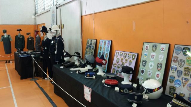 El Museo de la Policía Local de Totana participó este pasado fin de semana en la I Feria de Coleccionismo de la Región de Murcia, Foto 3