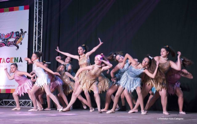 Cristina Díaz se alza como Reina del Carnaval con su fantasía inspirada en el cine - 1, Foto 1