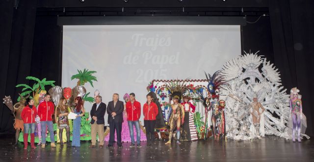 El Carnaval de Águilas derrocha ingenio con los concursos de Trajes de Papel y Maquillaje Corporal - 1, Foto 1