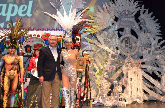 El Carnaval de Águilas derrocha ingenio con los concursos de Trajes de Papel y Maquillaje Corporal - 5, Foto 5