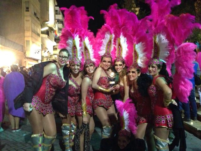 La comparsa torreña Timanfaya gana el premio foráneo del Carnaval de Torrevieja - 1, Foto 1
