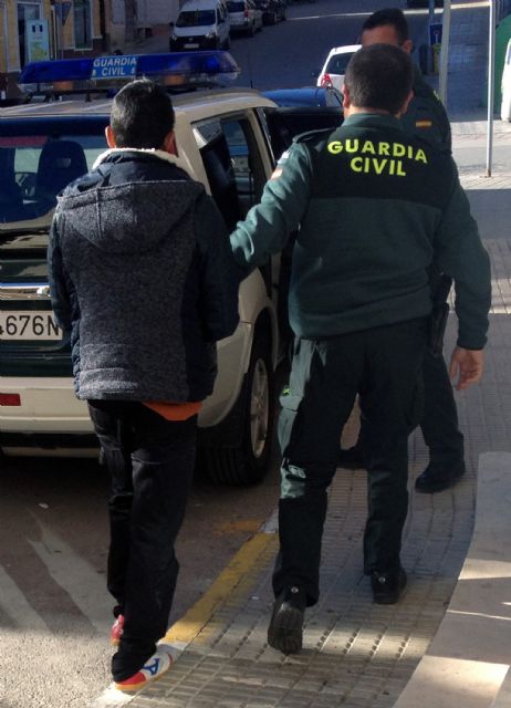 La Guardia Civil detiene a cinco jóvenes por un delito de agresión sexual a una menor - 1, Foto 1