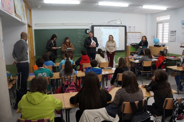 Entregados los premios del concurso escolar Embajadores del reciclaje de Ceutí - 2, Foto 2