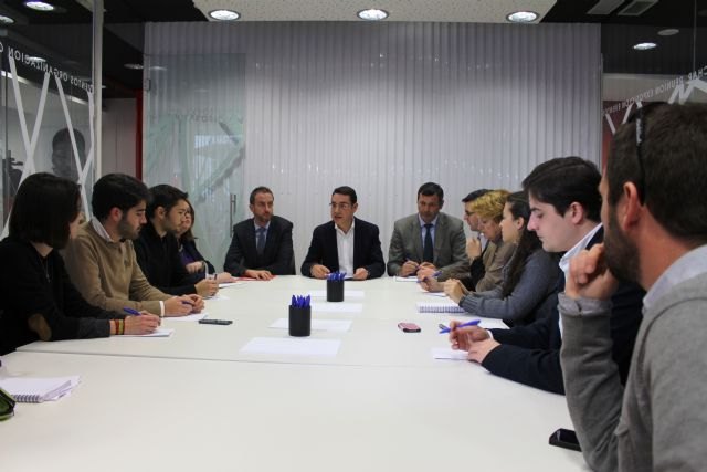 La Comunidad presenta a los jóvenes un nuevo plan para promover el asociacionismo y la participación - 1, Foto 1