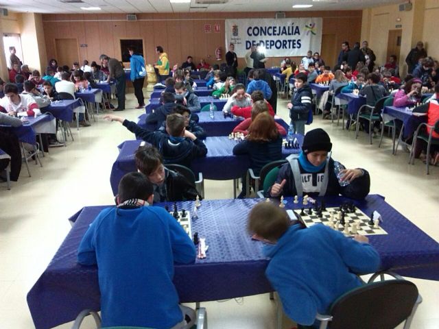 El IES Juan de la Cierva y el Colegio La Milagrosa consiguieron el segundo puesto en la final regional de ajedrez de Deporte Escolar - 9