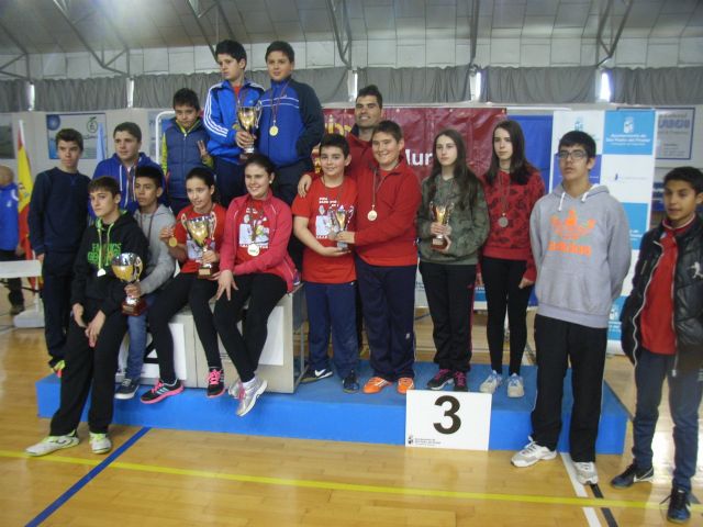 Los centros de enseñanza de La Milagrosa y Comarcal Deitania, campeones regionales de bádminton de Deporte Escolar, Foto 6