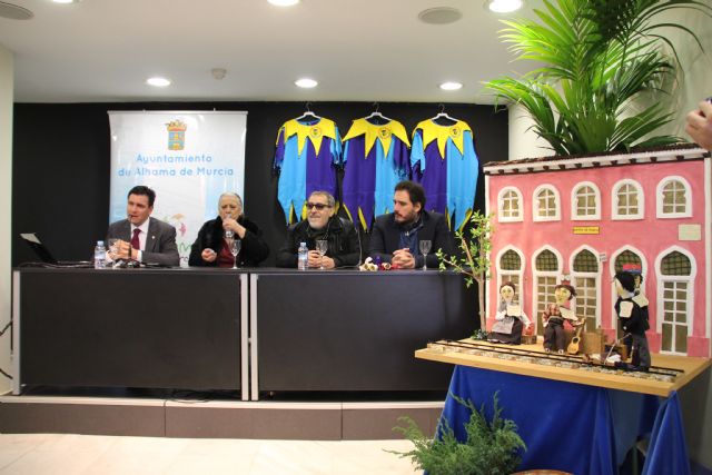 El alcalde de Alhama de Murcia, Alfonso Fernando Cern Morales, ha distinguido a los actores TERELE PVEZ, ENRIQUE VILLN Y CAROLO RUIZ, con el ttulo de EMBAJADORES DE LAS FIESTAS DE LOS MAYOS DE ALHAMA DE MURCIA, Foto 2