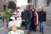 El alcalde de Alhama de Murcia, Alfonso Fernando Cern Morales, ha distinguido a los actores TERELE PVEZ, ENRIQUE VILLN Y CAROLO RUIZ, con el ttulo de EMBAJADORES DE LAS FIESTAS DE LOS MAYOS DE ALHAMA DE MURCIA