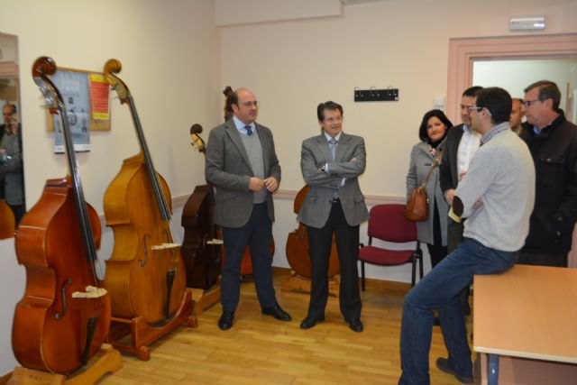 Educación desarrolla en el Conservatorio de Música de Lorca una nueva edición del programa de iniciación temprana al violín - 1, Foto 1