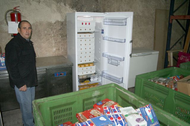 El Ayuntamiento entrega 1.500 euros a la Asociación Caridad Ceheginera para contribuir con su labor - 1, Foto 1