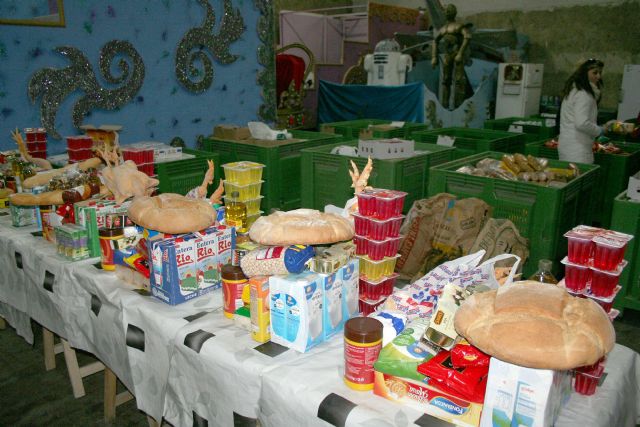 El Ayuntamiento entrega 1.500 euros a la Asociación Caridad Ceheginera para contribuir con su labor - 2, Foto 2