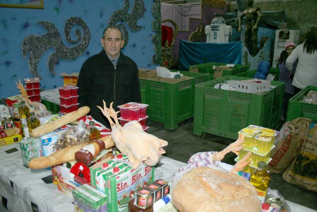 El Ayuntamiento entrega 1.500 euros a la Asociación Caridad Ceheginera para contribuir con su labor - 3, Foto 3