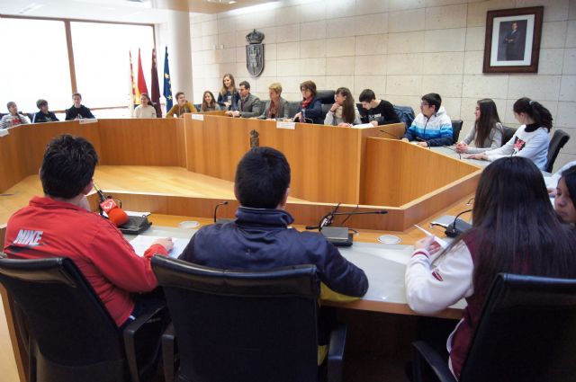 Students from 3rd of ESO College "Reina Sofa" held a youth full, Foto 6