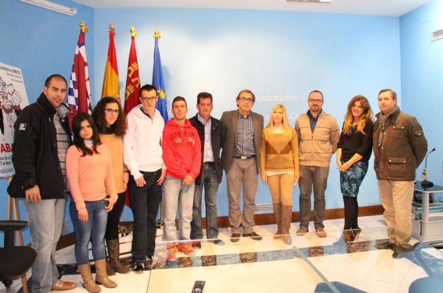 Usuarios de APCOM realizarán prácticas en el servicio municipal de limpieza y jardinería - 2, Foto 2