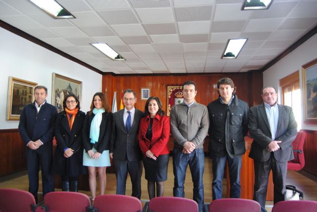 Joaquín Bascuñana y María Antonia Conesa destacan la importancia de la coordinación y colaboración entre Guardia Civil y Polícía Local en un término municipal tan extenso - 2, Foto 2