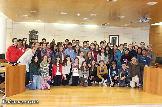 Alumnos de 3° de la ESO del Colegio Reina Sofía celebran un pleno juvenil - 1, Foto 1