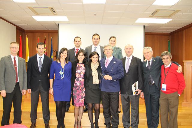 No podemos luchar contra una organización delincuente si no cortamos su suministro de ingresos - 1, Foto 1