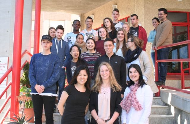 Un grupo de jóvenes holandeses realiza en el CIFEA de Molina de Segura un curso de formación agroalimentaria - 1, Foto 1