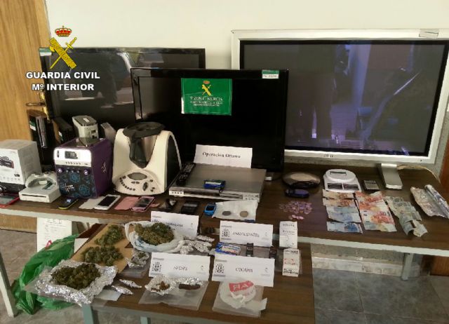 La Guardia Civil desmantela una organización criminal con tres puntos de distribución de droga en Águilas - 2, Foto 2