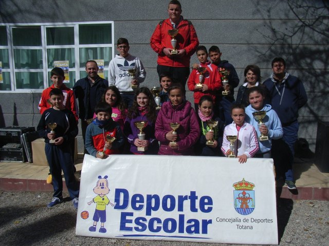 La concejalía de Deportes organizó la fase local de petanca de Deporte Escolar, Foto 1