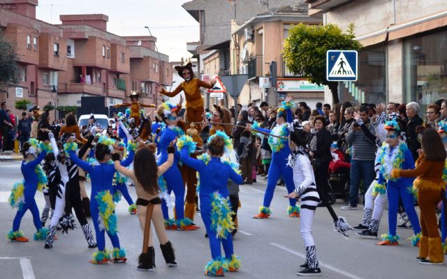 Más de 300 personas desfilan en el Carnaval de Alguazas llenando sus calles de color e imaginación - 3, Foto 3