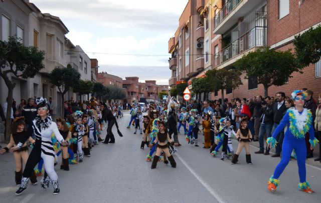Más de 300 personas desfilan en el Carnaval de Alguazas llenando sus calles de color e imaginación - 4, Foto 4