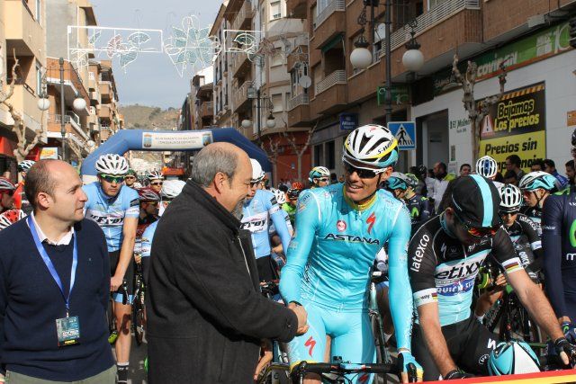 Gran expectacin en la salida de la Vuelta Ciclista a Murcia, Foto 1