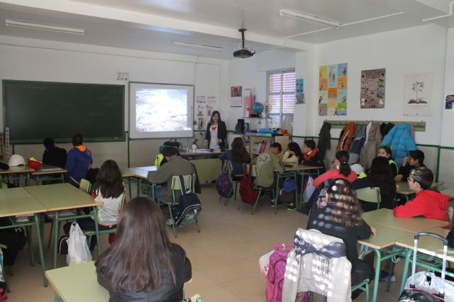 Los colegios Cruz de Piedra, Carmen Conde y Santa Ana participarán mañana en la reforestación del vertedero municipal - 2, Foto 2