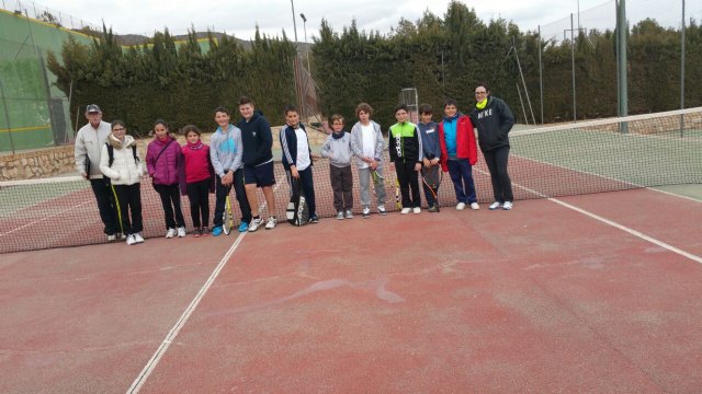 Primer encuentro Interclub de la Escuela de Tenis Kuore de Totana contra la Escuela de Lorca Club de Tenis