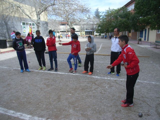 La concejala de Deportes organiz la fase local de petanca de Deporte Escolar - 5