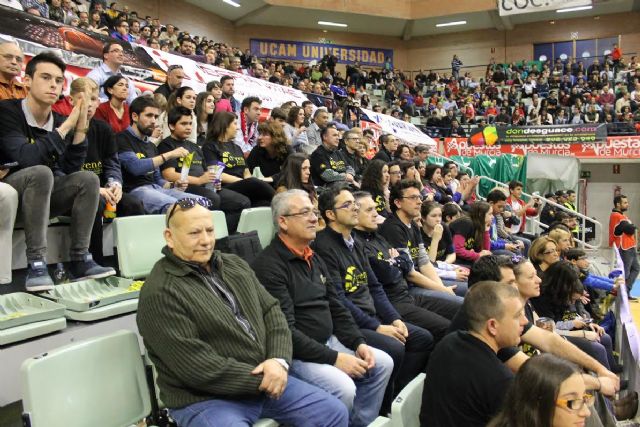La familia Dgenes apoy al UCAM Murcia CB en su partido frente al CAI Zaragoza - 3