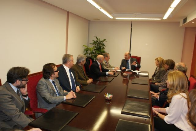 El Colegio de Abogados y la Academia de Medicina colaborarán en materia de  investigación y asesoramiento técnico - 1, Foto 1