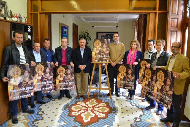 Jesús Nazareno y la Virgen de la Soledad presiden el cartel de la Semana Santa de Águilas 2015 - 1, Foto 1