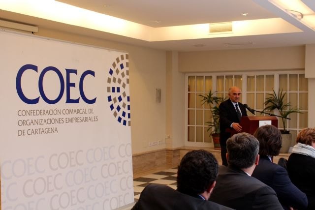 El presidente Garre anima a los empresarios a innovar y aprovechar las potencialidades del sector servicios y el turismo - 1, Foto 1