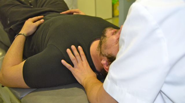 Un paciente siendo tratado en la Unidad de Rehabilitación de Hospital La Vega, Foto 1