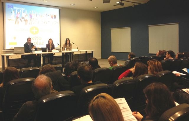 Educación organiza una jornada de formación sobre el programa de movilidad ´Erasmus+´ para más de un centenar de docentes - 1, Foto 1