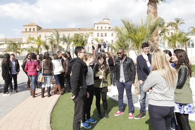La UCAM da la bienvenida a un nuevo centenar de universitarios internacionales - 1, Foto 1