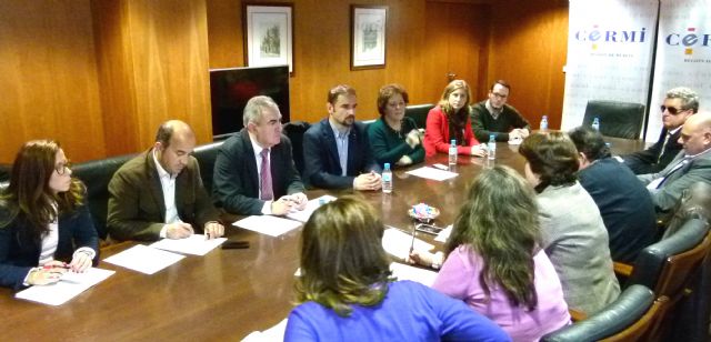 González Tovar anuncia que cuando gobierne pondrá en marcha un Plan Regional de Discapacidad - 1, Foto 1