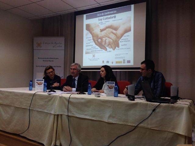 El director general de Personas Mayores abre el ciclo de charlas dirigido a cuidadores de dependientes - 1, Foto 1